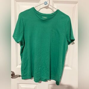 Leon L. Bean 100% cotton spring green women’s shirt.
